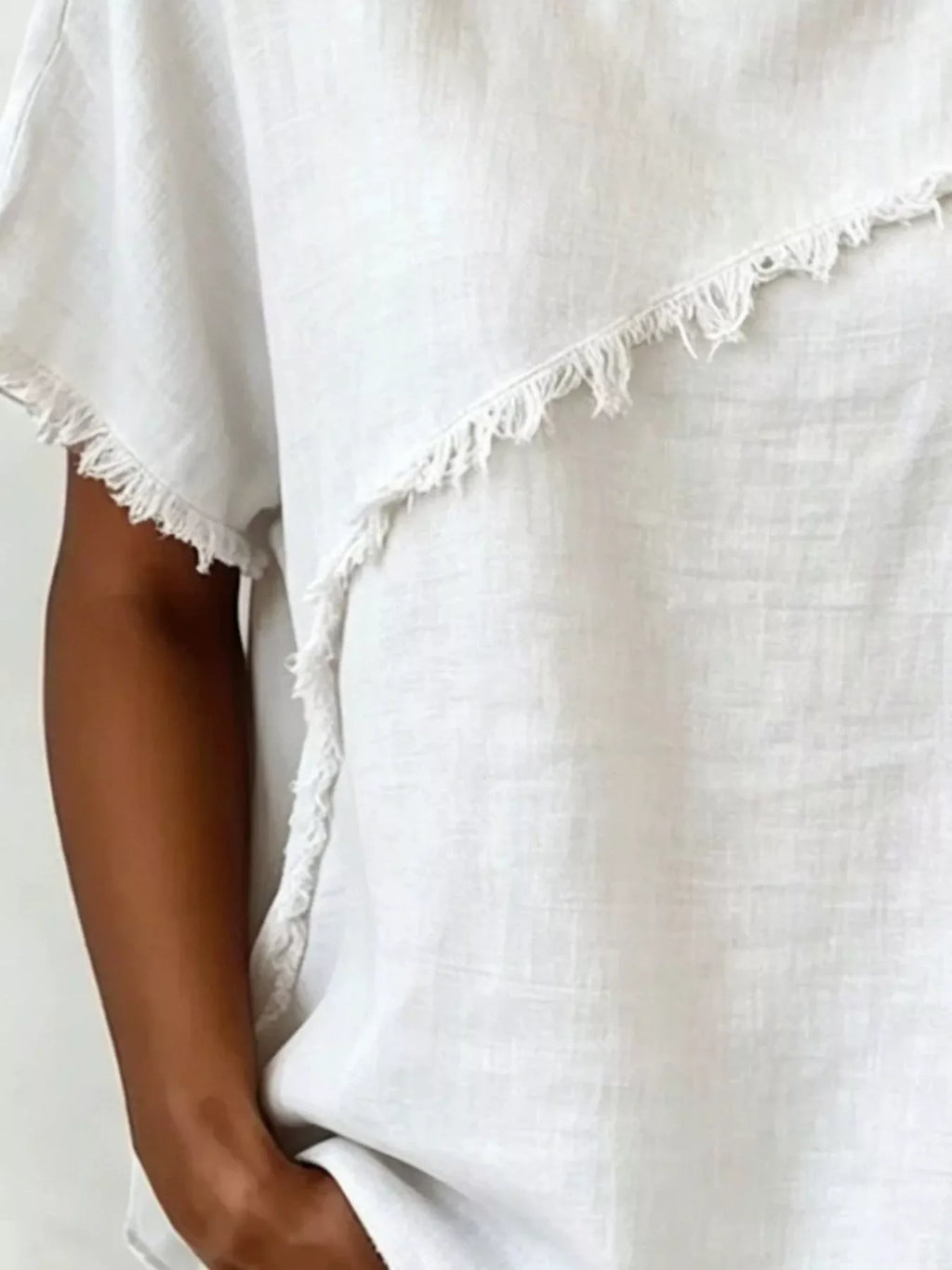 Plus Size Frayed Hem Top – Casual Short Sleeve Tee for Women