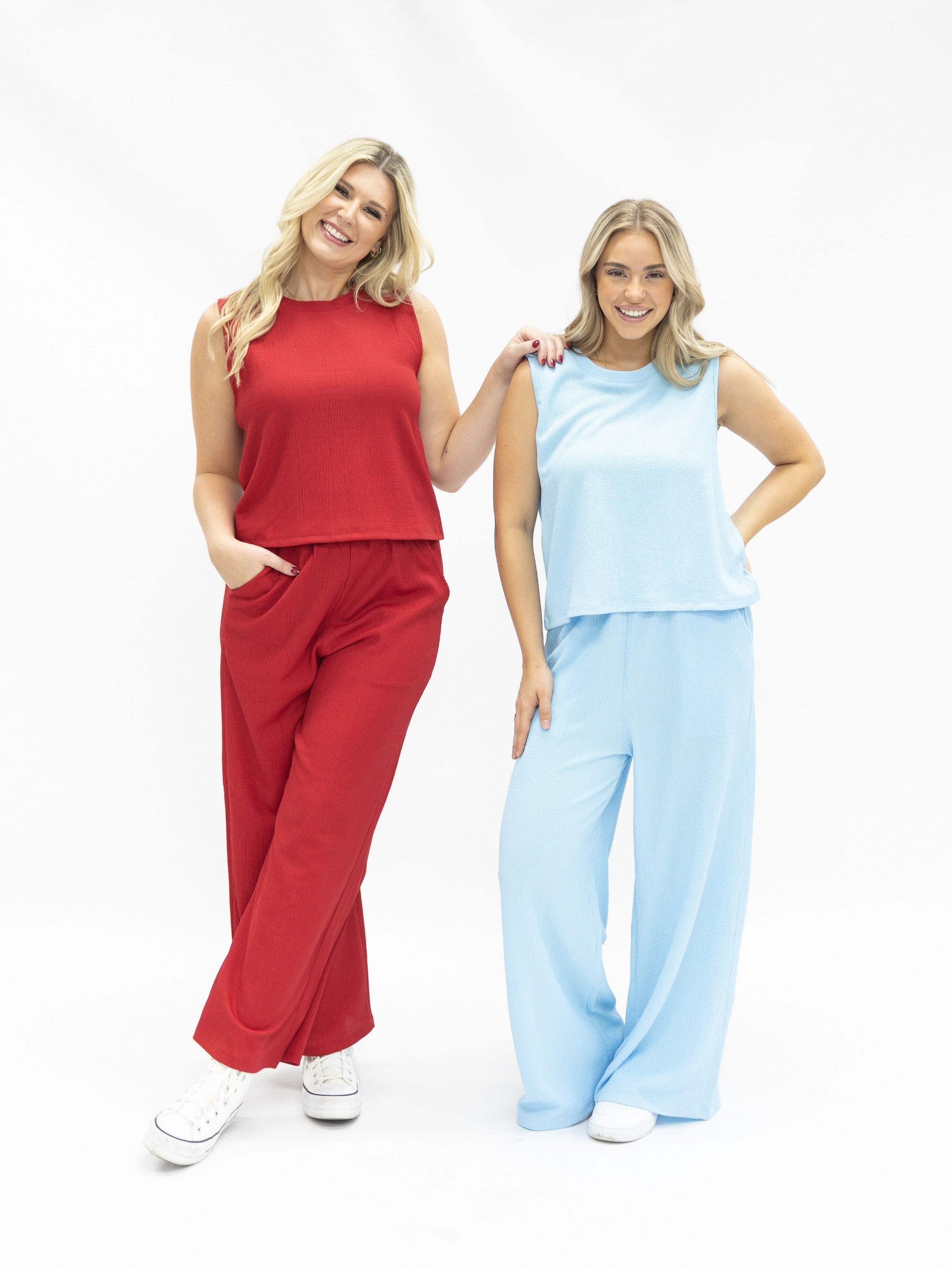 Women's Earhart Top in Red – Classic Aviator-Inspired Style