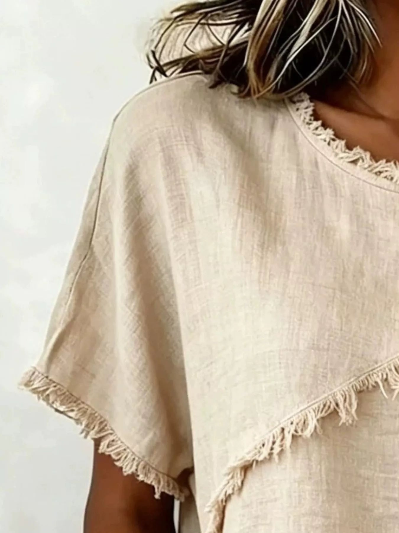 Plus Size Frayed Hem Top – Casual Short Sleeve Tee for Women